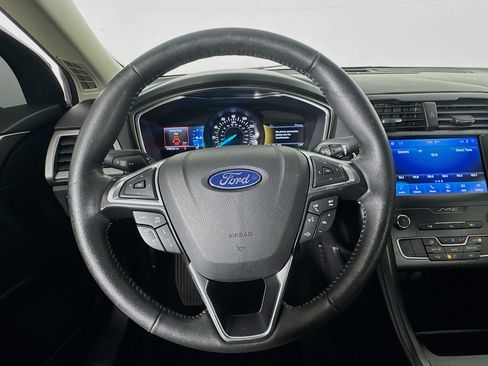 Used 2020 Ford Fusion SE w/ Equipment Group 151A image 11
