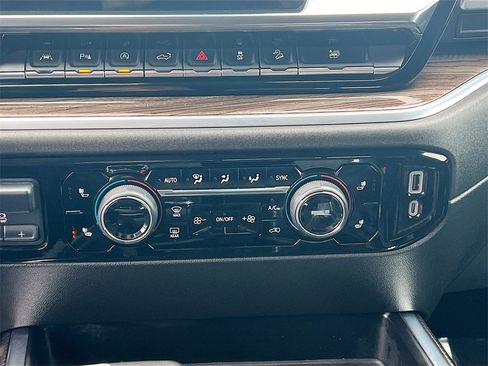 Used 2022 Chevrolet Silverado 1500 RST image 15