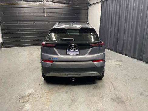 Used 2023 Chevrolet Bolt EUV LT w/ Comfort Package image 3