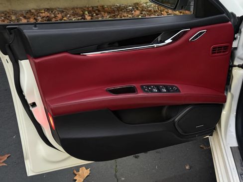 Used 2018 Maserati Quattroporte S GranSport image 12