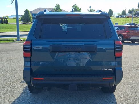 Certified 2025 Toyota 4Runner TRD Off-Road AWD/4WD image 5