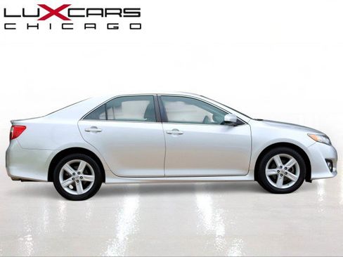 Used 2012 Toyota Camry SE FWD image 8