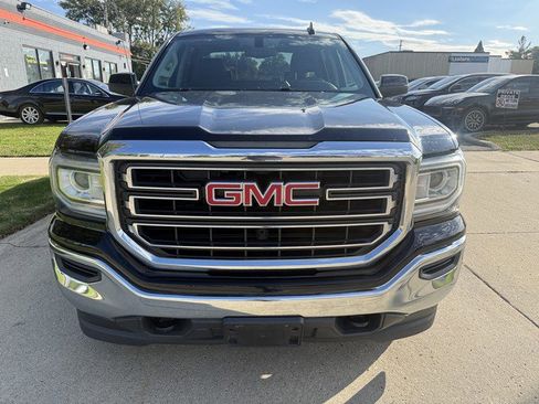 Used 2017 GMC Sierra 1500 SLE image 2