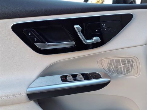 Used 2025 Mercedes-Benz GLC 300 image 14