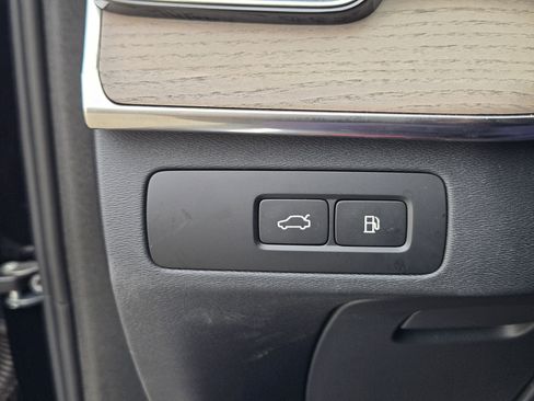 New 2025 Volvo XC90 T8 Core w/ Protection Package image 24