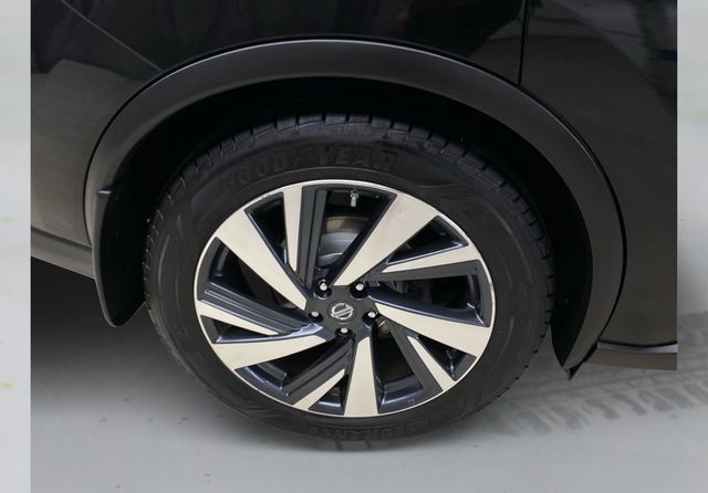 Used 2017 Nissan Murano Platinum w/ Platinum Technology Package AWD/4WD image 18
