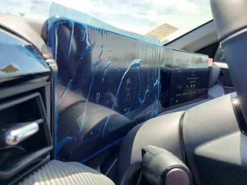 Used 2025 Nissan Kicks SR image 20