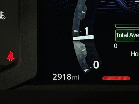 Used 2025 Toyota Tacoma SR5 AWD/4WD image 15