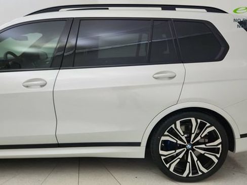 Used 2025 BMW X7 M60i AWD/4WD image 10