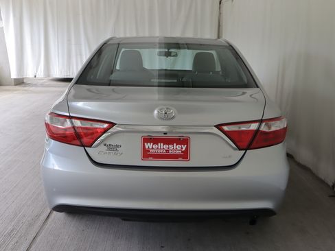 Used 2015 Toyota Camry LE FWD image 24
