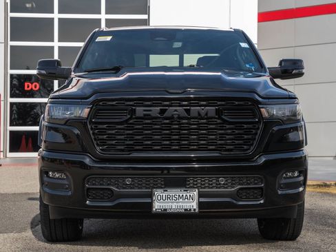 New 2026 RAM 1500 4x4 Crew Cab image 2