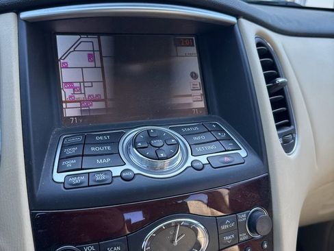 Used 2017 INFINITI QX50 AWD w/ Deluxe Touring Package image 2