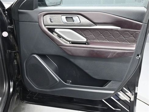 Used 2025 Ford Explorer Platinum w/ LUX Leather Package image 19