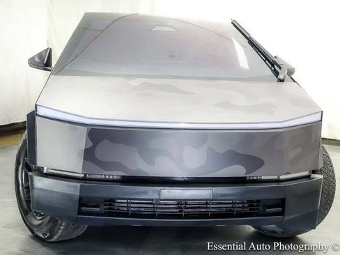Used 2024 Tesla Cybertruck Cyberbeast AWD/4WD image 7