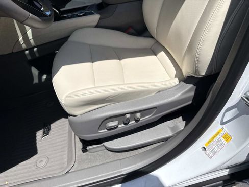 Certified 2025 Cadillac XT6 Premium Luxury w/ LPO, Floor Liner Package AWD/4WD image 22