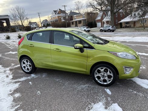 Used 2011 Ford Fiesta SES w/ 301A Rapid Spec Order Code image 9