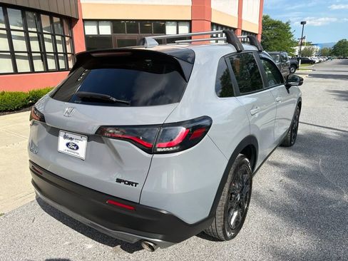 Used 2023 Honda HR-V Sport image 7
