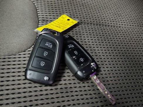 Used 2022 Hyundai Santa Fe SE image 14