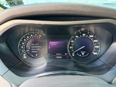 Used 2013 Lincoln MKZ Base image 16