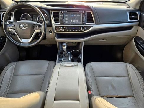 Used 2016 Toyota Highlander XLE image 11