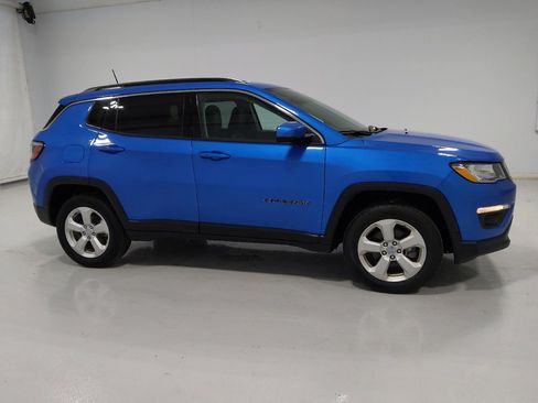 Used 2019 Jeep Compass Latitude w/ Cold Weather Group AWD/4WD image 11