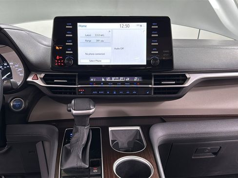 Used 2024 Toyota Sienna XLE image 10