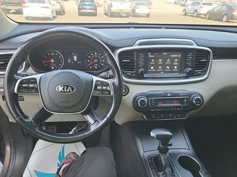 Used 2020 Kia Sorento S FWD image 4
