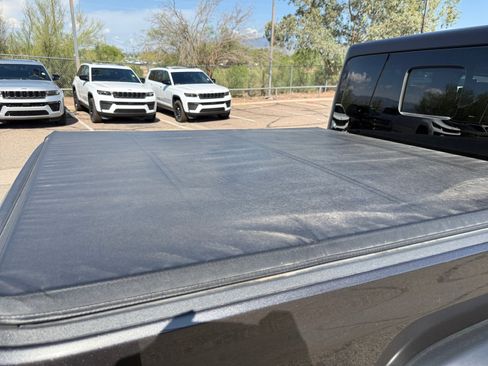 Used 2023 Jeep Gladiator Mojave AWD/4WD image 19