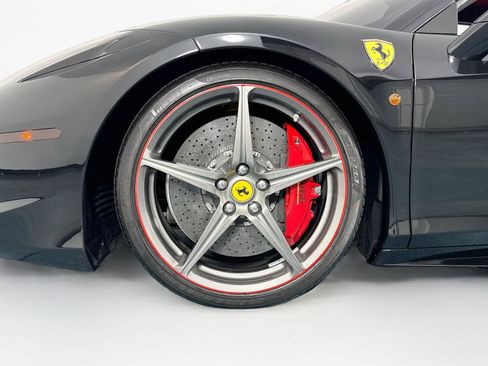 Used 2014 Ferrari 458 Italia Coupe RWD image 39