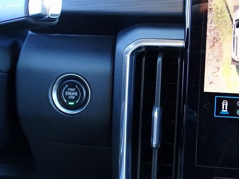 Used 2025 GMC Acadia Elevation image 37