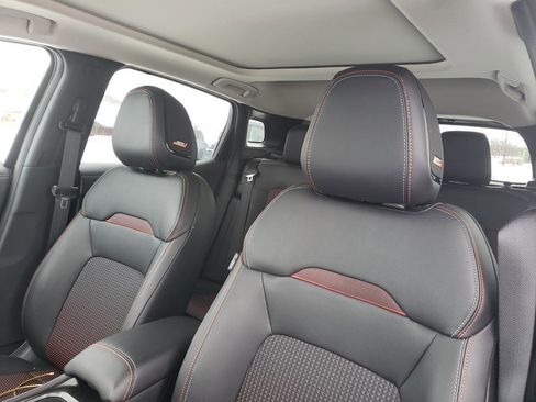 Used 2025 Nissan Kicks SR w/ SR Premium Package image 29