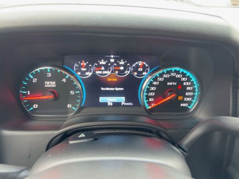 Used 2018 GMC Yukon Denali image 16