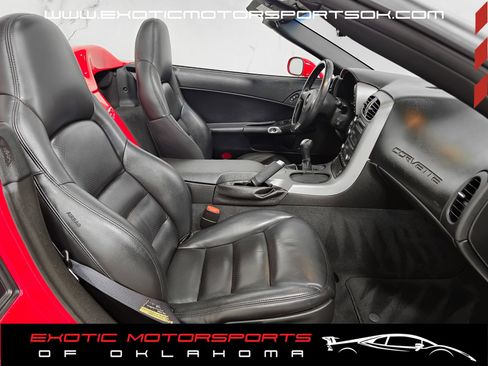 Used 2006 Chevrolet Corvette Convertible w/ Preferred Equipment Group RWD image 2