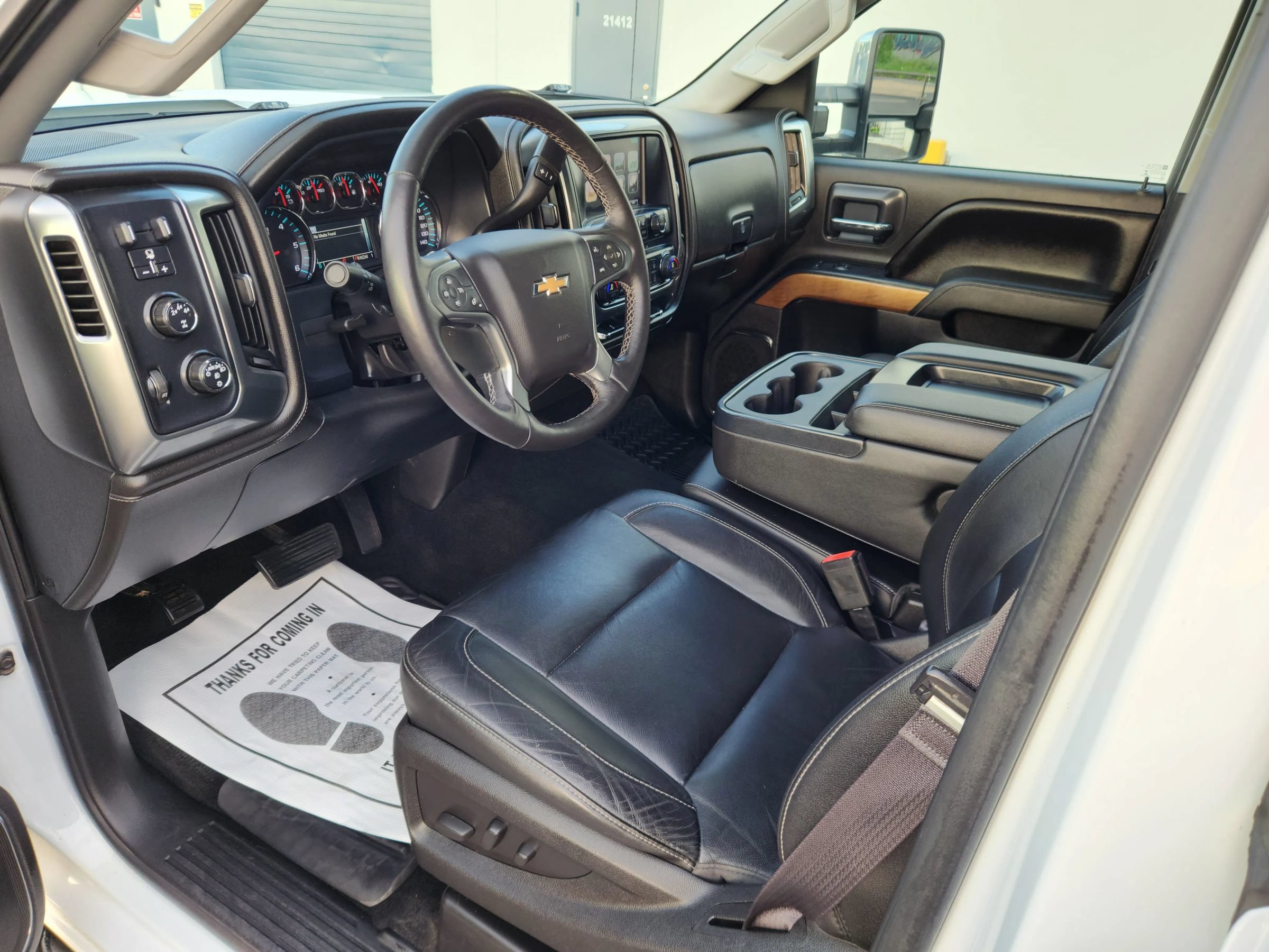 Used 2016 Chevrolet Silverado 2500 LTZ AWD/4WD image 7