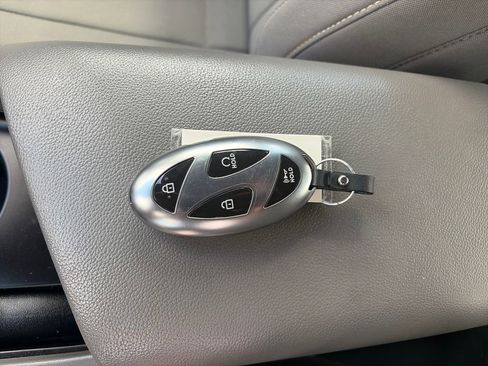 Used 2024 Hyundai Elantra SEL FWD image 29