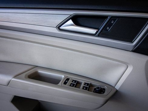 Used 2018 Volkswagen Atlas SE image 26