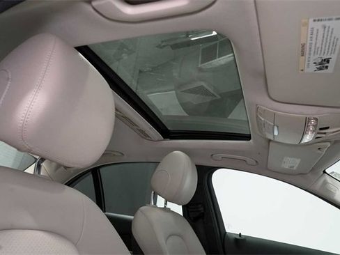 Used 2018 Mercedes-Benz C 300 Sedan image 29