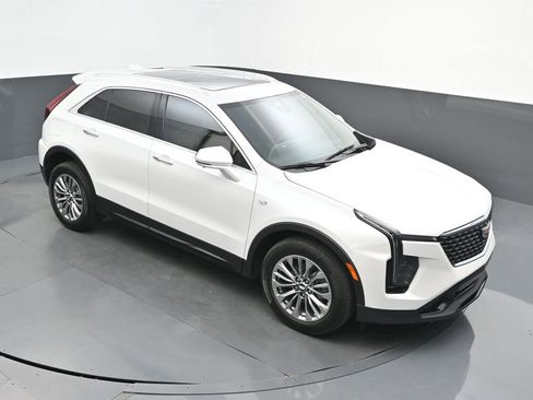 Used 2024 Cadillac XT4 Premium Luxury w/ Active Safety Package FWD image 35
