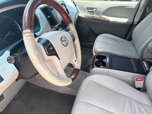 Used 2013 Toyota Sienna Limited w/ Premium Pkg AWD/4WD image 34