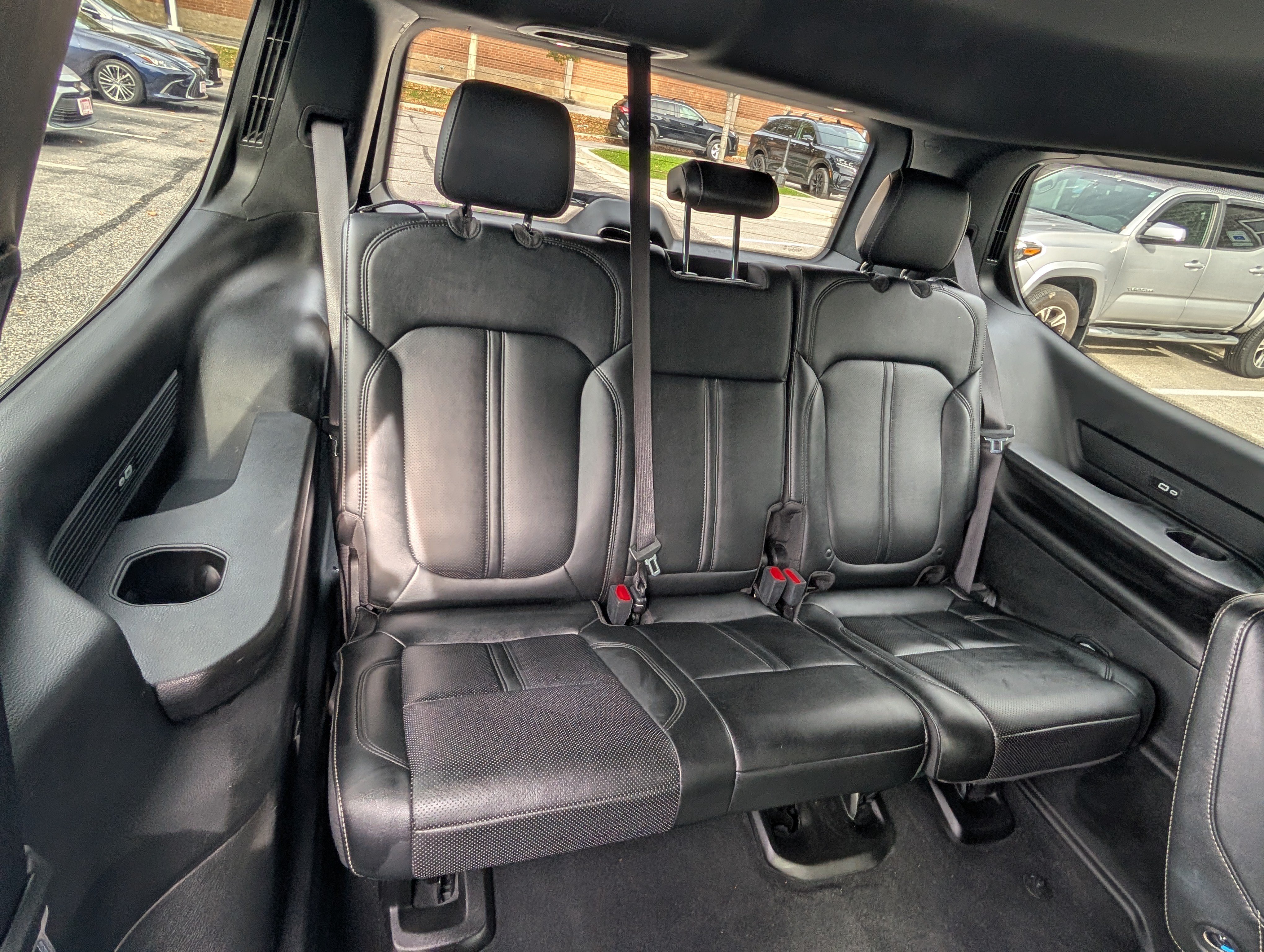 Used 2024 Jeep Wagoneer Series II AWD/4WD image 13