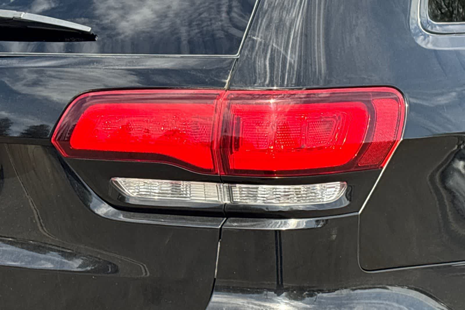 Used 2020 Jeep Grand Cherokee Altitude AWD/4WD image 20