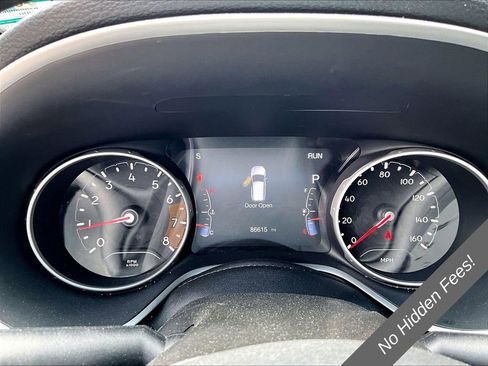 Used 2018 Jeep Compass Latitude w/ Popular Equipment Group AWD/4WD image 17