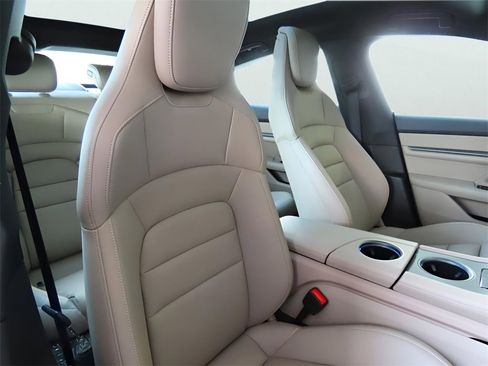 New 2025 Porsche Taycan image 13