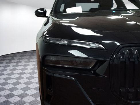 Used 2023 BMW 760i xDrive w/ Executive Package image 10