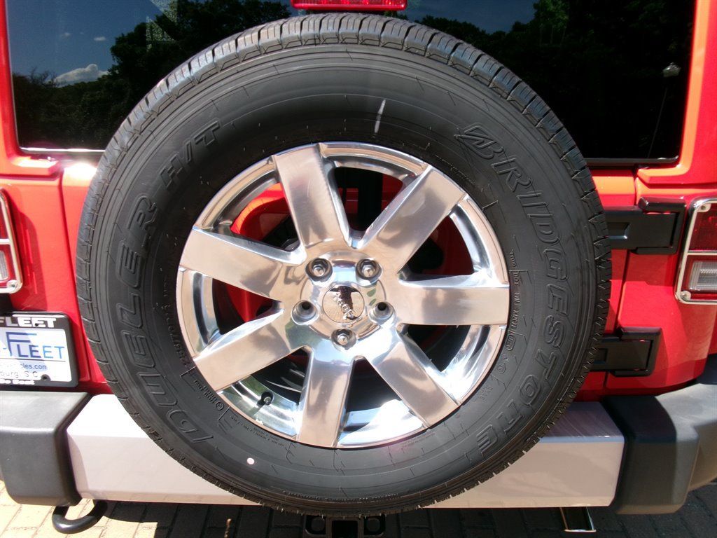Used 2013 Jeep Wrangler Unlimited Sahara w/ Mopar Chrome Edition Group AWD/4WD image 38