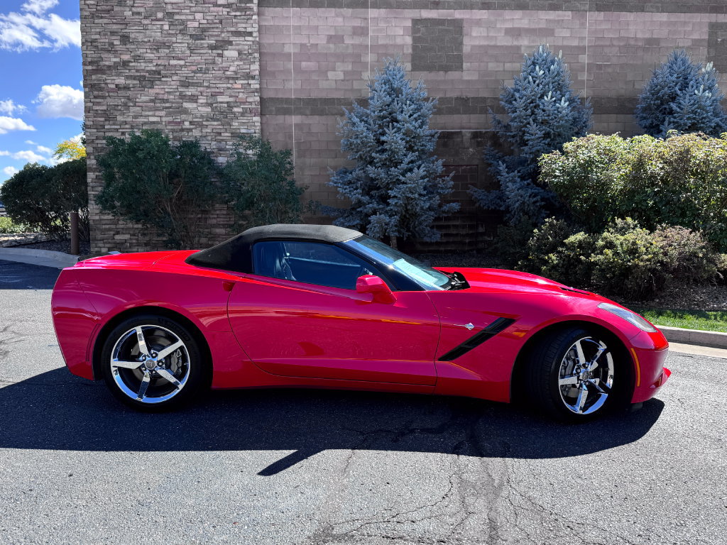 Used 2014 Chevrolet Corvette Stingray Convertible w/ 3LT Preferred Equipment Group RWD image 6
