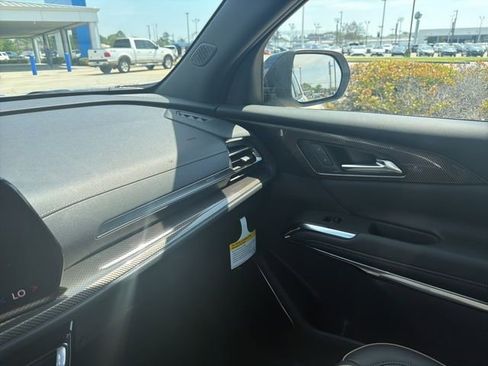 New 2026 Chevrolet Traverse High Country w/ LPO, Floor Liner Package FWD image 15