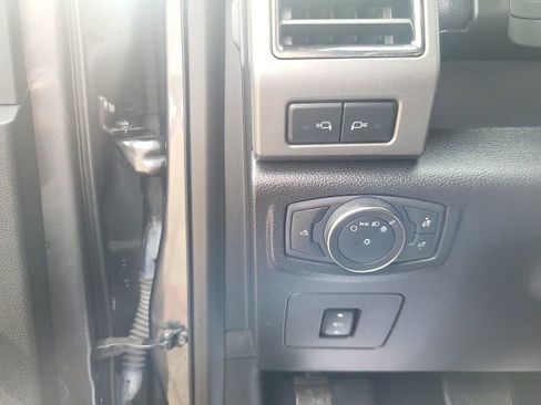 Used 2018 Ford F150 Raptor w/ Equipment Group 802A Luxury image 17