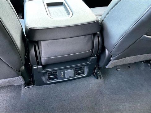 Used 2025 GMC Sierra 1500 SLT image 11