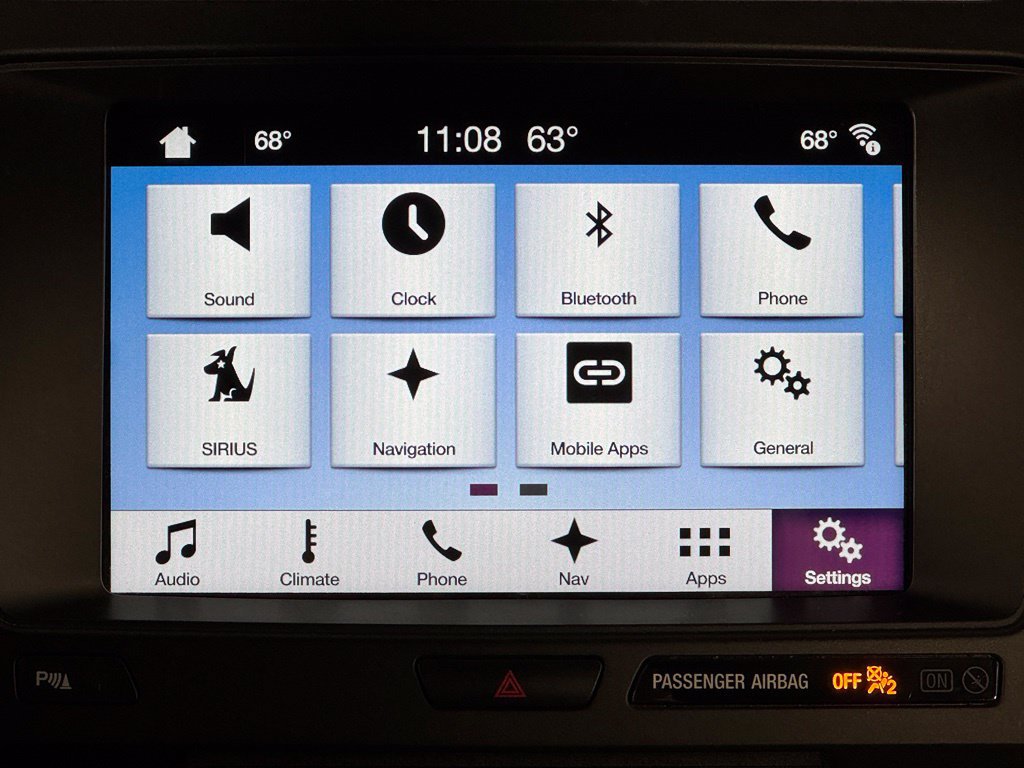Used 2017 Ford Explorer XLT w/ Equipment Group 202A AWD/4WD image 18